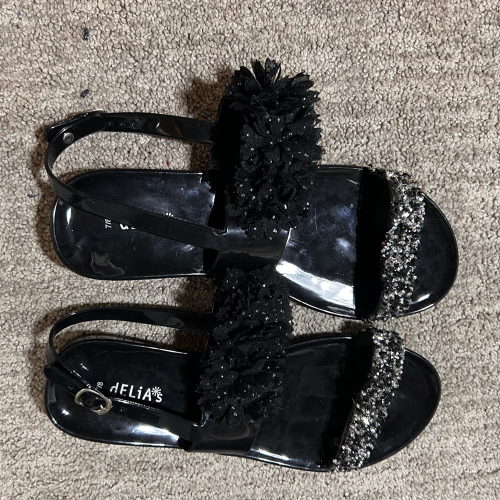 Cute summer sandals, black w, flower strap and sparkle strap. Size 7/8